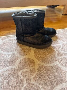 UGG Black Shimmer short boot size 3